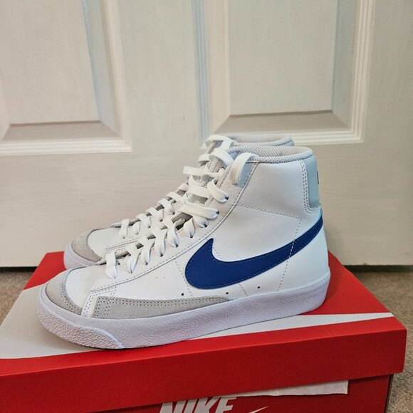 Nike Blazer Mid 77 White Royal Women’s 7 Big Kids 5.5 Excellent Condition - Picture 1 of 4